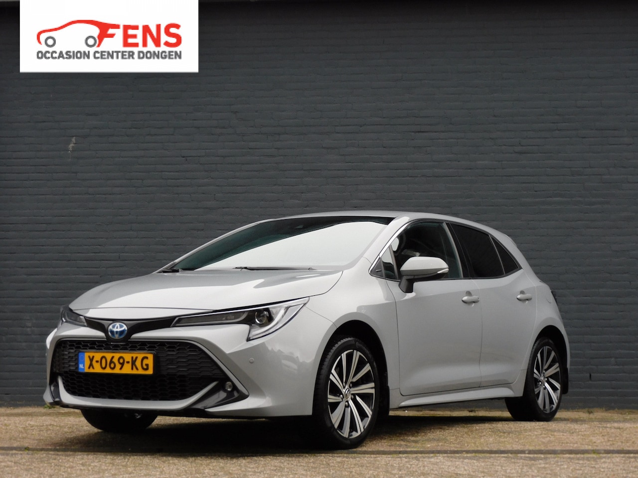Toyota Corolla - 1.8 Hybrid Dynamic DEALER ONDERHOUDEN! CARPLAY/ANDROID! STOEL+STUURVERWARMING! CAMERA! CRU - AutoWereld.nl