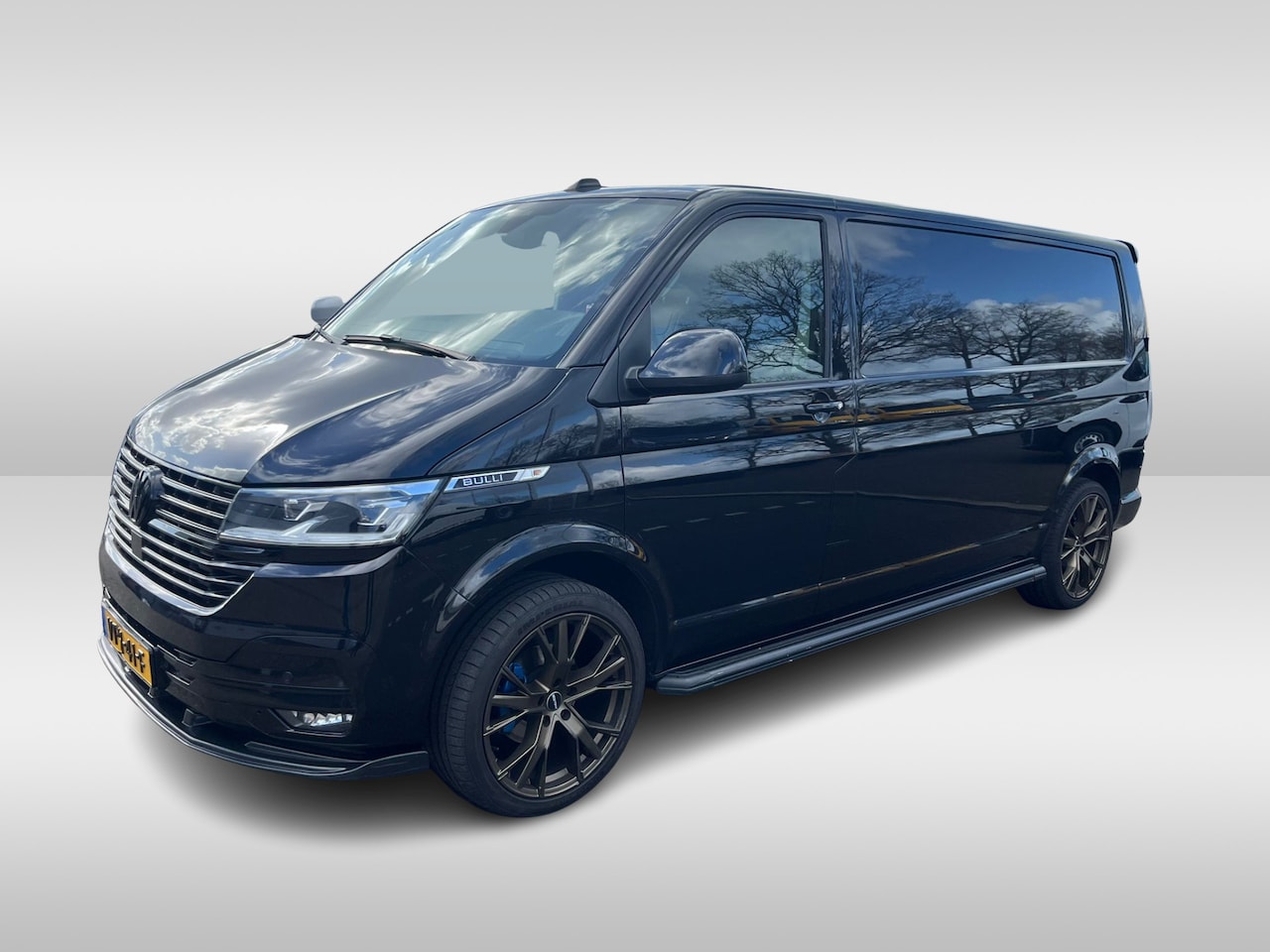Volkswagen Transporter - 2.0 TDI 150pk Bulli Black Edition - AutoWereld.nl