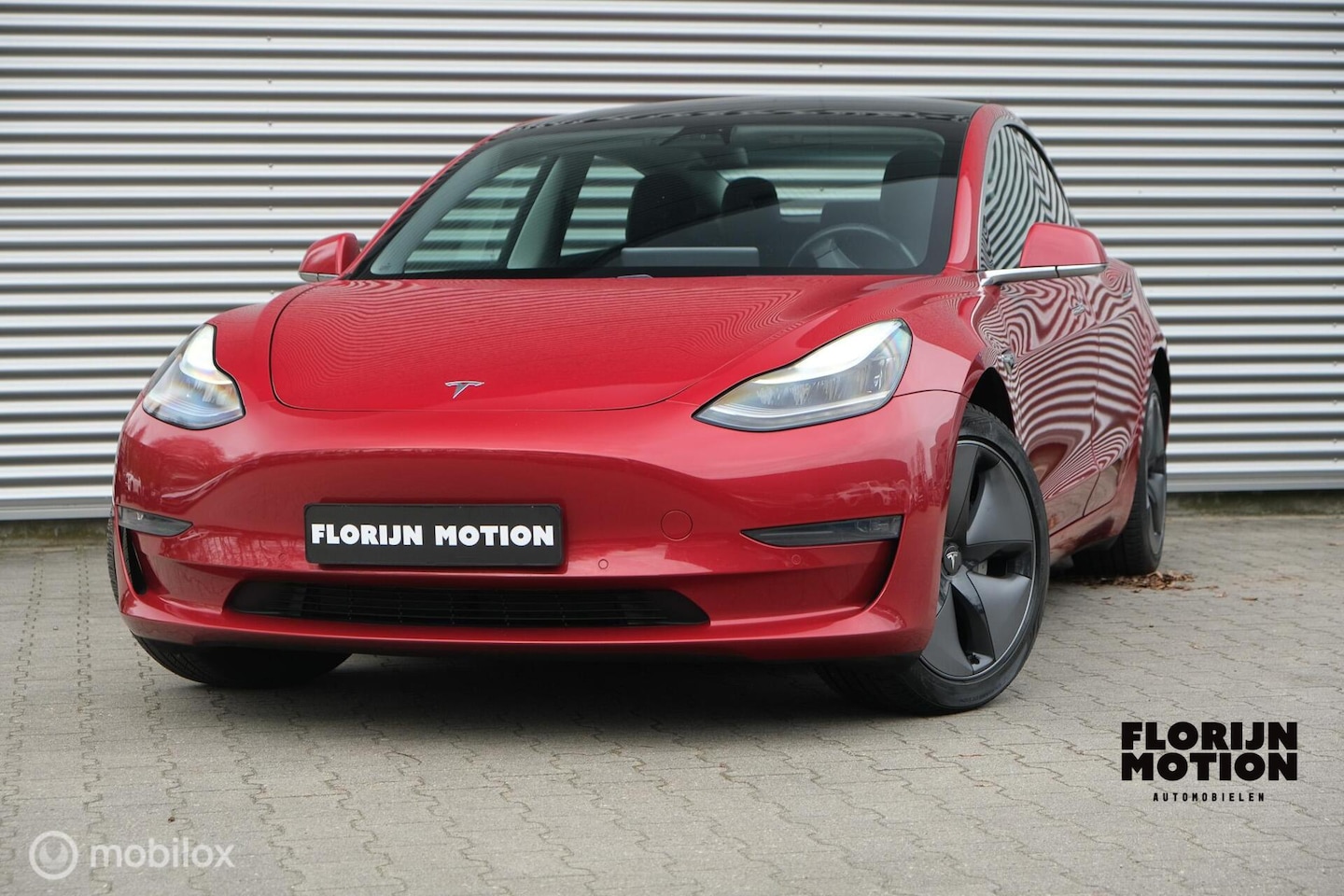 Tesla Model 3 - Long Range RWD Long Range AWD 75 kWh | Pano | Stoelverwarming voor en achterin | Autopilot | ACC | Keyles - AutoWereld.nl