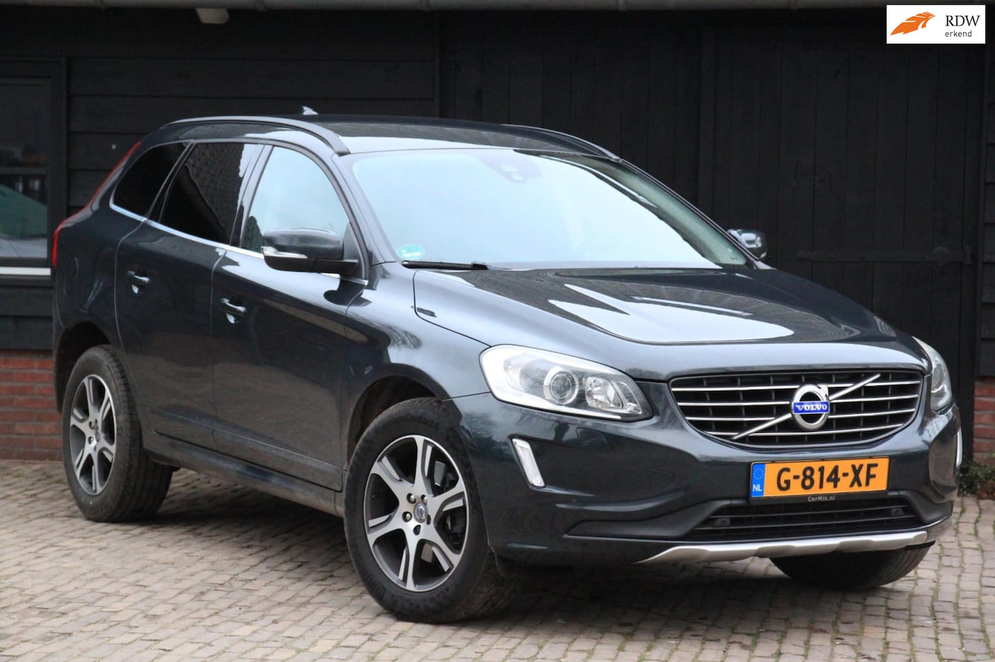 Volvo XC60 - 2.0 D4 FWD Momentum Xenon/Stoelverwarming/Navigatie/Parkeersensor - AutoWereld.nl