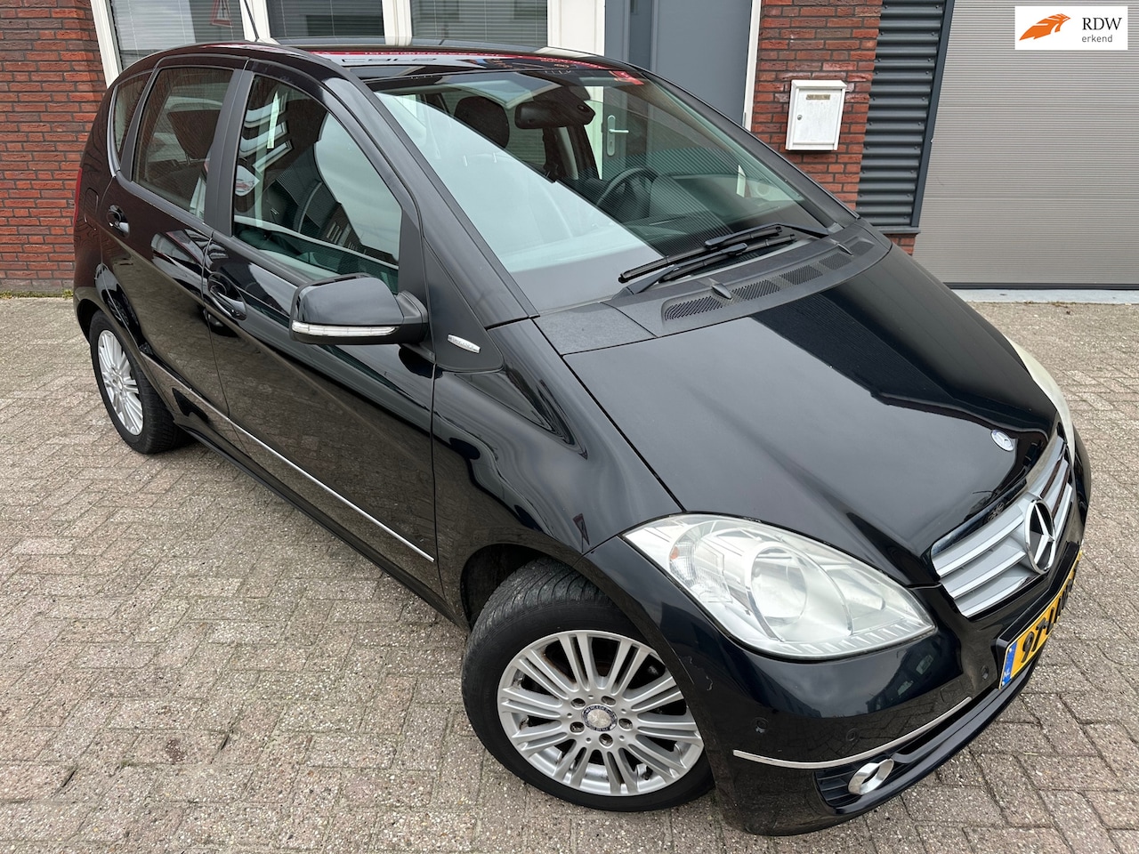 Mercedes-Benz A-klasse - 160 Classic / Navi / PDC / Leder / Stoelverwarming - AutoWereld.nl