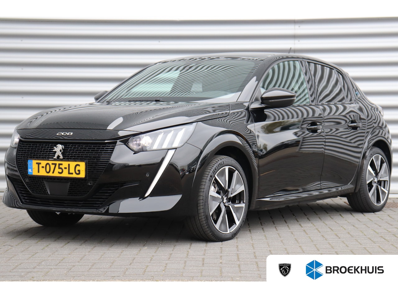 Peugeot e-208 - EV 136PK GT PACK AUTOMAAT / NAVI / LEDER / CLIMA / PDC / 17" LMV / CAMERA / ALCANTARA / PA - AutoWereld.nl