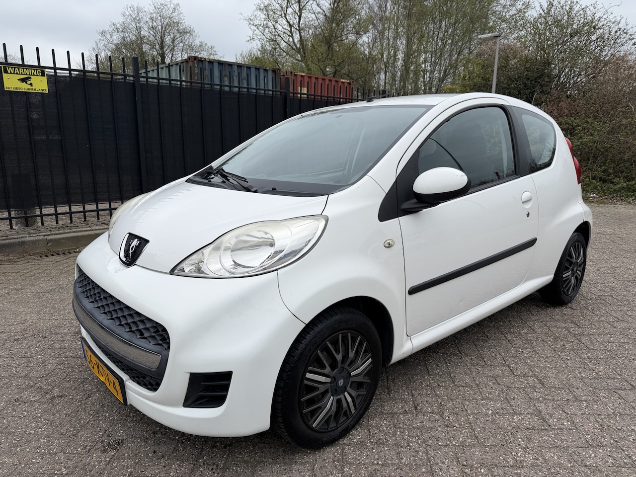 Peugeot 107 - 1.0-12V XS Autom/Tiptr Airco/StrBkr - AutoWereld.nl