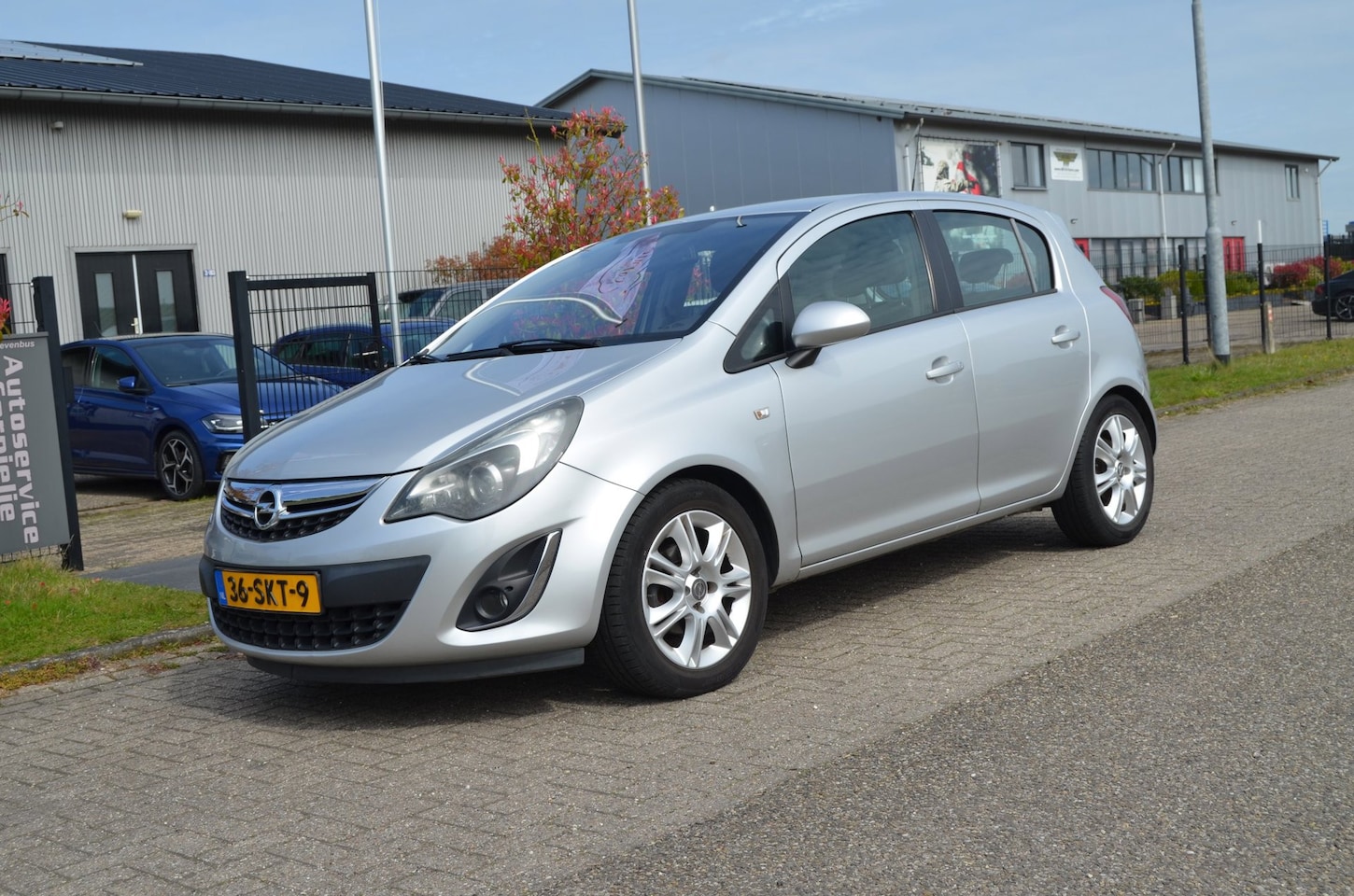 Opel Corsa - 1.4-16V Cosmo Automaat|LPG|Navi|Cruise - AutoWereld.nl
