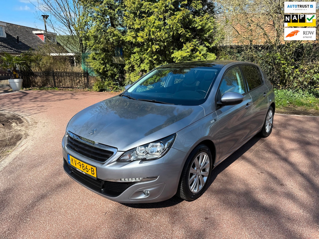 Peugeot 308 - 1.2 PureTech Style / Navi / Pano / Led / NAP / Aux / pdc - AutoWereld.nl