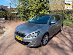 Peugeot 308 - 1.2 PureTech Style / Navi / Pano / Led / NAP / Aux / pdc