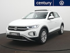 Volkswagen T-Roc - 1.5 TSI Style l Panodak l ACC l Camera l navi l Virtual l Dodehoek sensoren l