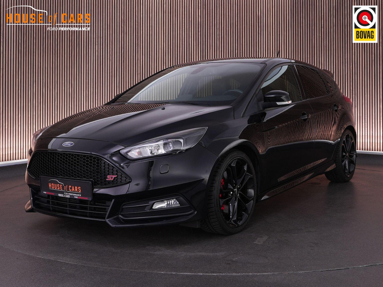 Ford Focus - ST-3 2.0 250pk PERFORMANCE PACK |Sony|Apple carplay|parkeer camera|stoelverwarming|bi-xeno - AutoWereld.nl