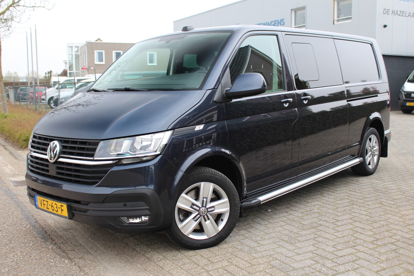 Volkswagen Transporter - T6.1 2.0 TDI 146KW E6 Aut. 4Motion L2 DC Highline ✓ dubbele cabine ✓2x schuifdeur - AutoWereld.nl