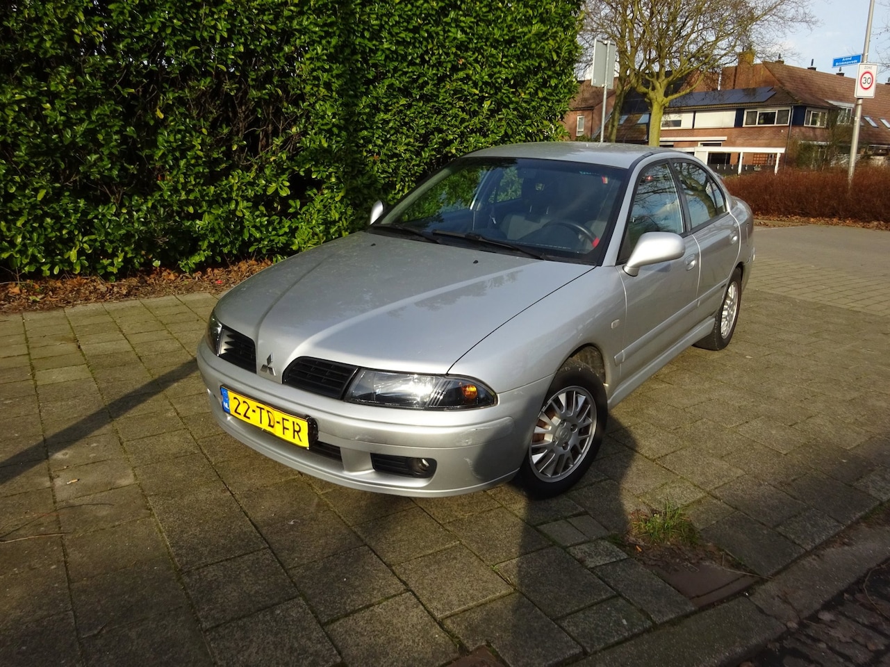 Mitsubishi Carisma - 1.6 Shogun SE AUTOMAAT AIRCO MET APK - AutoWereld.nl