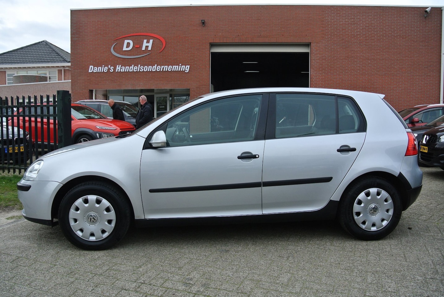 Volkswagen Golf - 1.6 Trendline airco trekhaak automaat apk 31-03-2027 inruil mogelijk - AutoWereld.nl