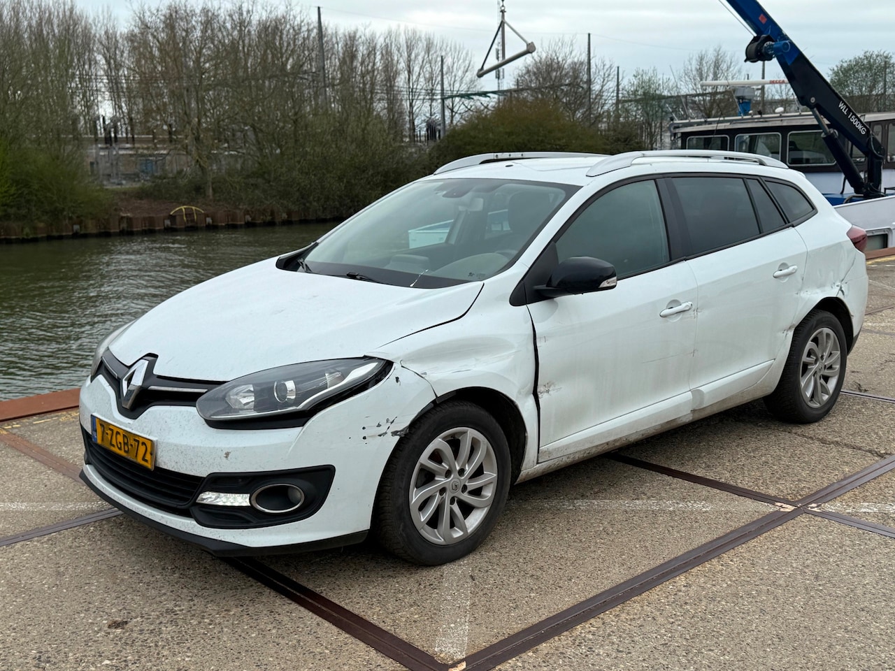 Renault Mégane Estate - 1.5 dCi Limited 2015 SCHADE! ECC/NAVI! - AutoWereld.nl