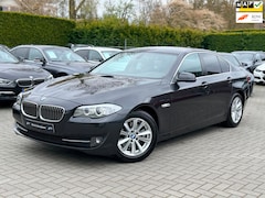 BMW 5-serie - 520i Executive|Nieuwe Ketting|Trekhaak|Navigatie|Cruise control|Climate control|Nette staa