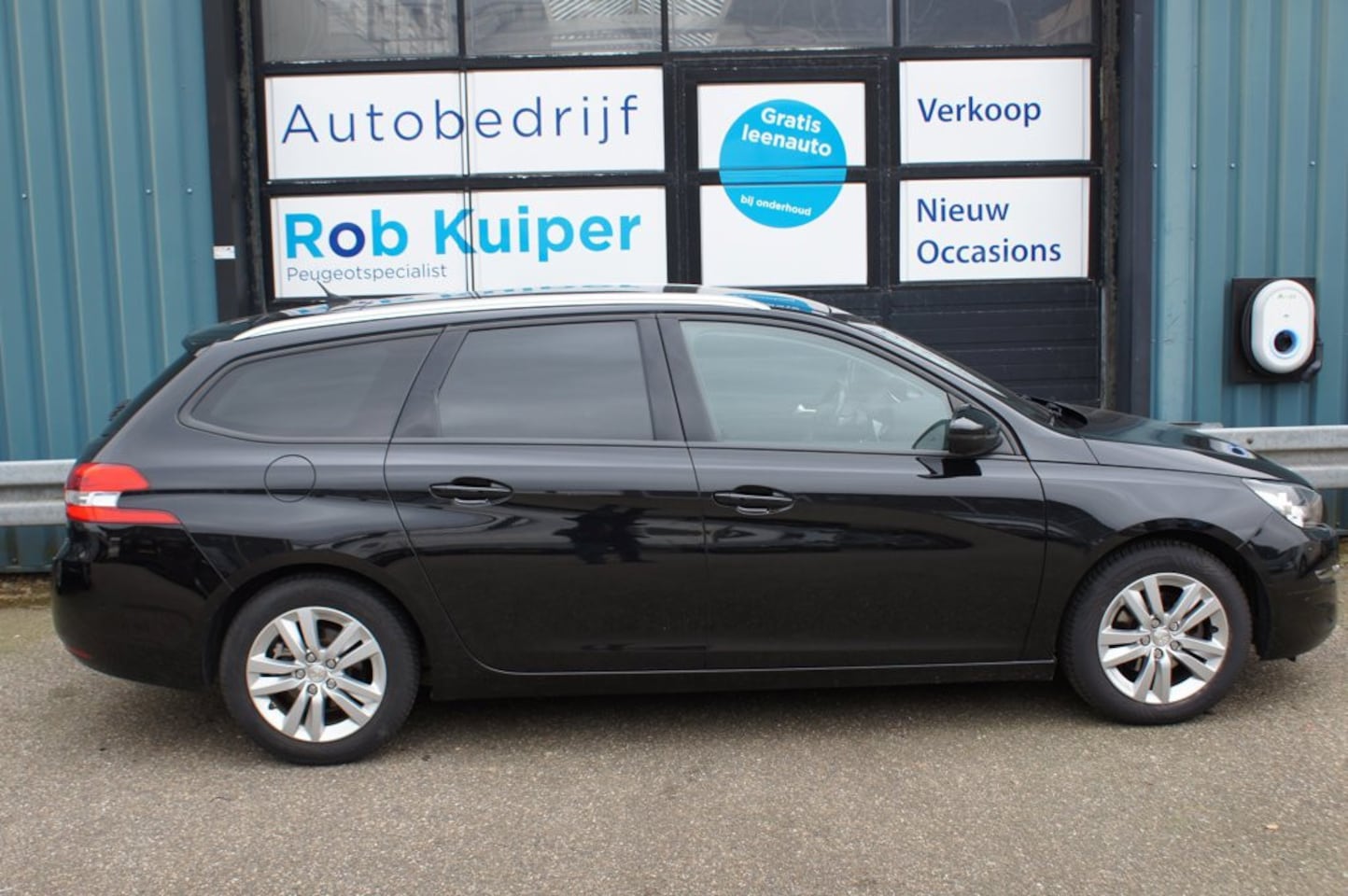 Peugeot 308 SW - 1.2 PureTech Blue Lease Executive 1.2 PureTech Blue Lease Executive - AutoWereld.nl