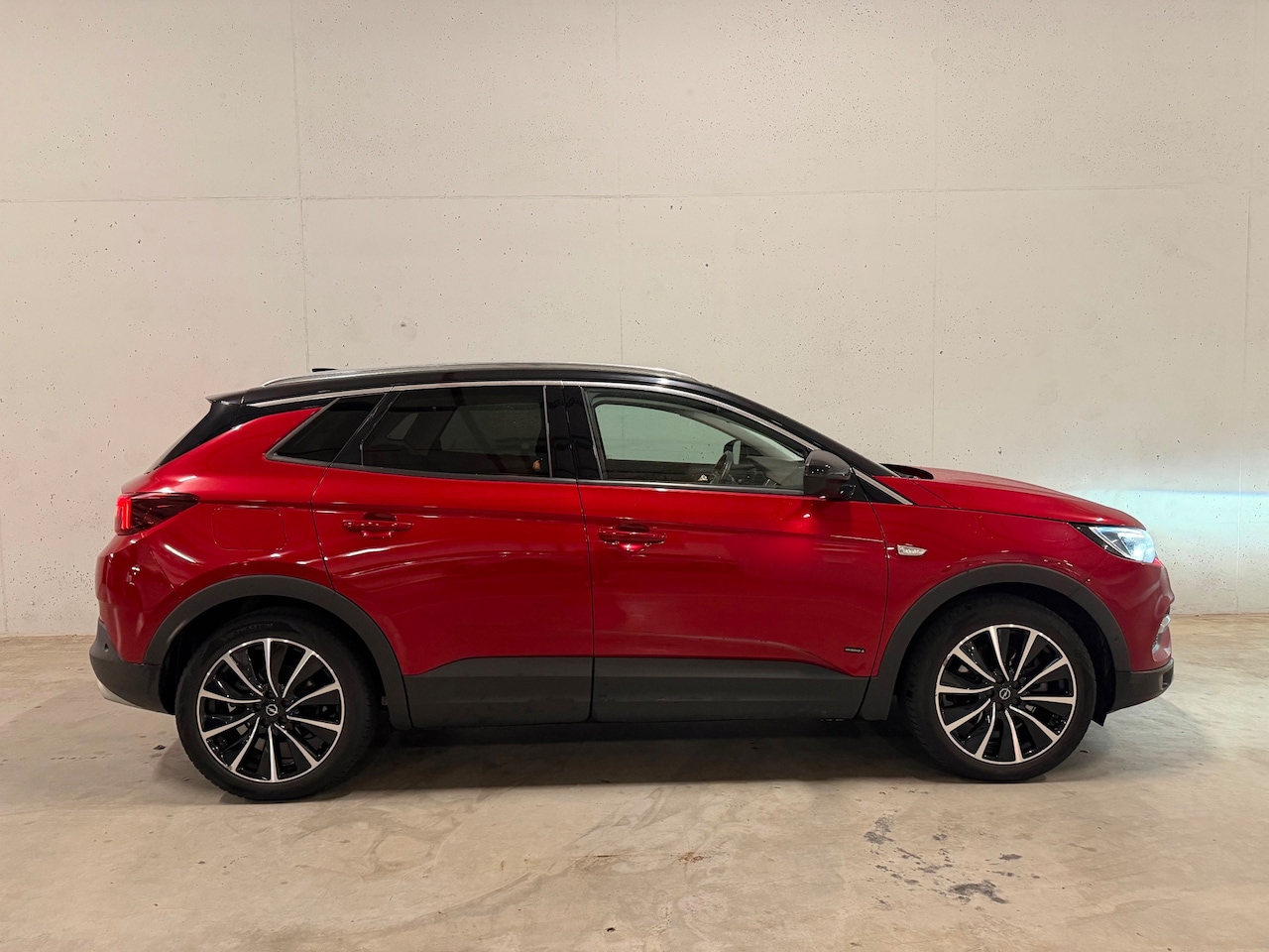 Opel Grandland X - 1.6 Turbo Hybrid4 Ultimate Navi Leer Automaat - AutoWereld.nl