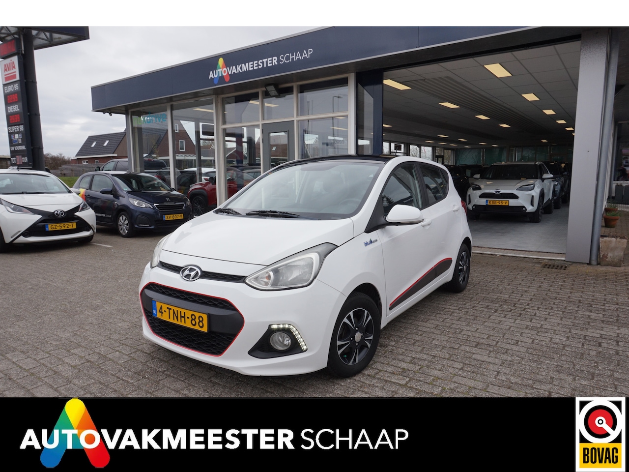 Hyundai i10 - 1.0i i-Motion Premium 1.0i i-Motion Premium , 1eig , 28dkm , Incl nw apk/beurt & 6 mnd garantie - AutoWereld.nl