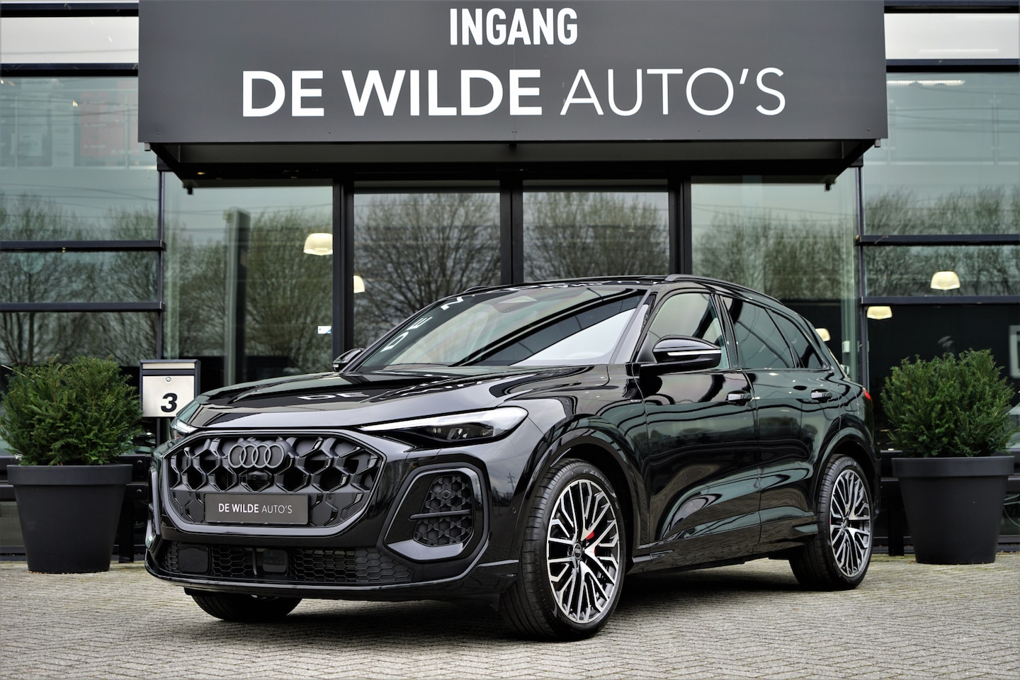 Audi Q5 - 2.0 TFSI e-hybrid quattro S-line Competition 367pk Luchtvering Pano RS-seats B&O Trekhaak - AutoWereld.nl