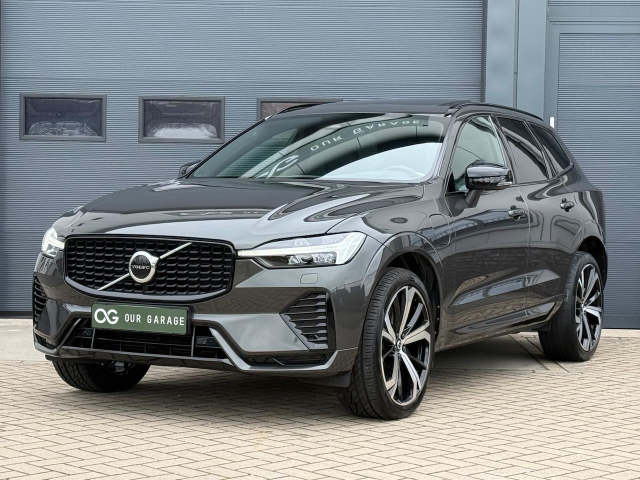 Volvo XC60 - Recharge T6 AWD R-Design|Pano|H&K|HeadUp|Trekhaak - AutoWereld.nl