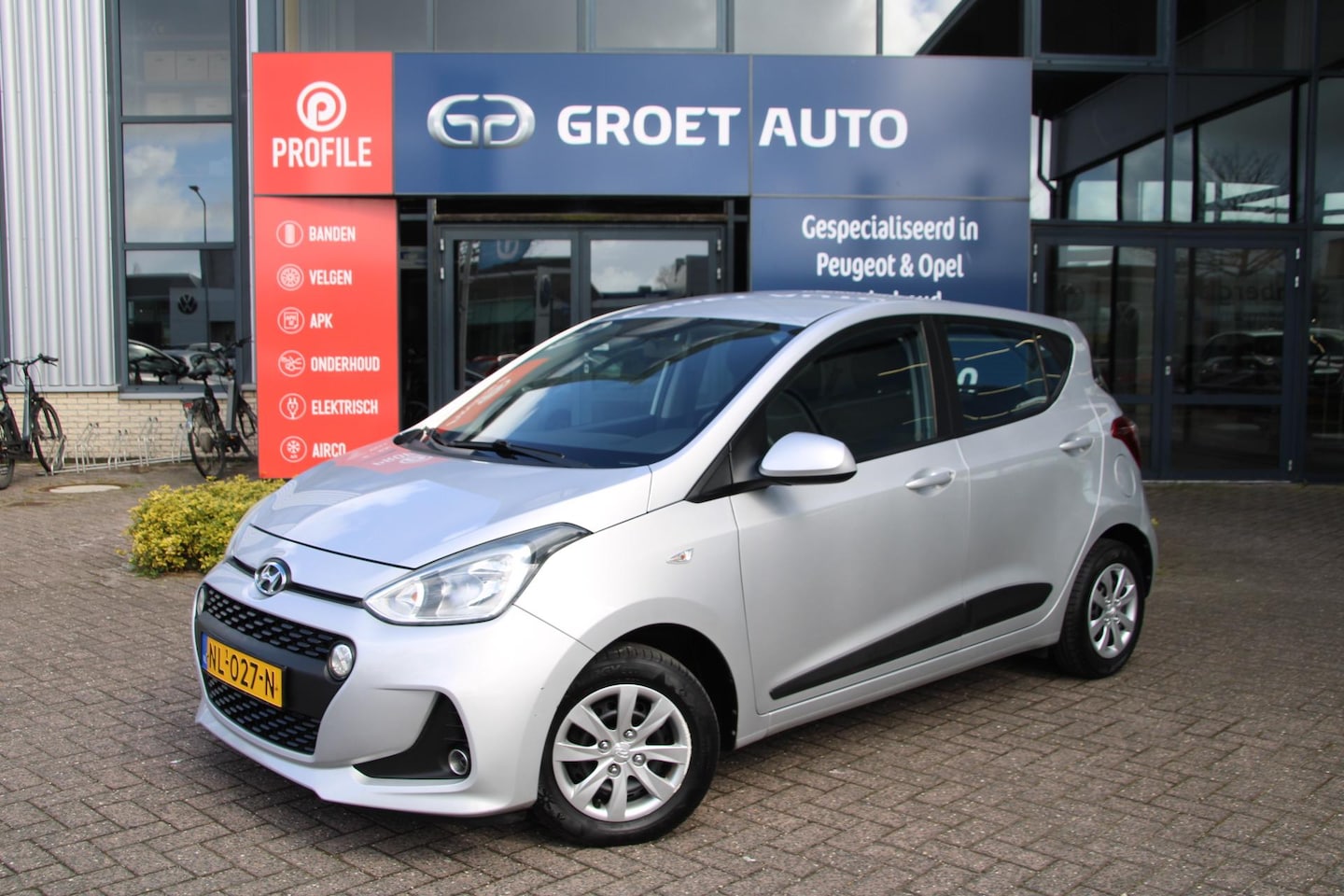 Hyundai i10 - 1.0i Go! 2017 Airco Navi Carplay Perfect onderhouden - AutoWereld.nl