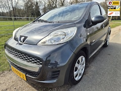 Peugeot 107 - 1.0-12V Millesim 200 5 deurs airco 1 ste eigenaar