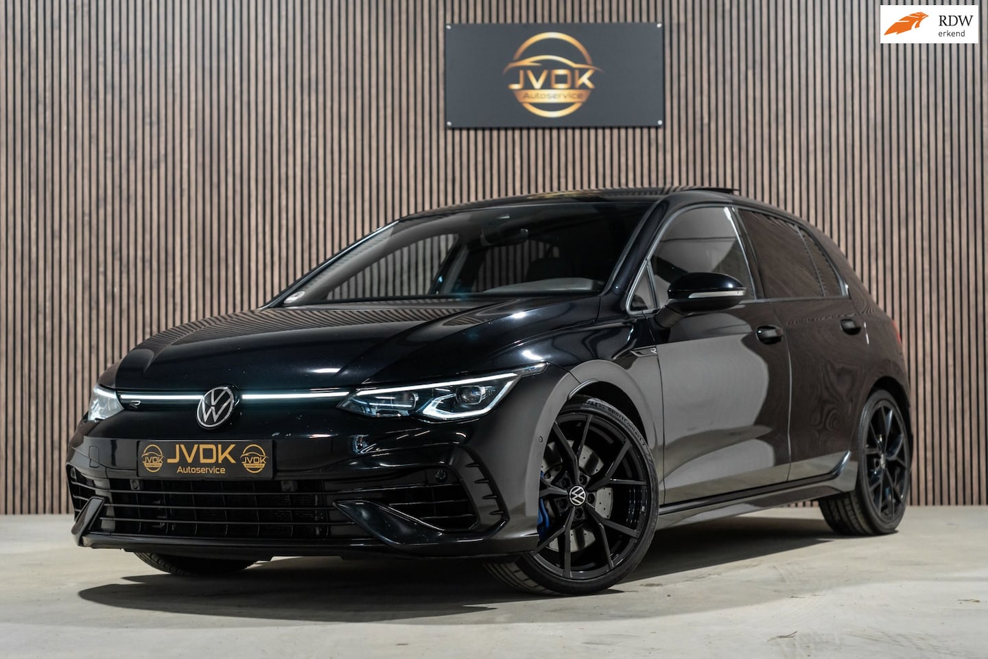 Volkswagen Golf - 2.0 TSI R 4Motion PANO IQ CAMERA - AutoWereld.nl