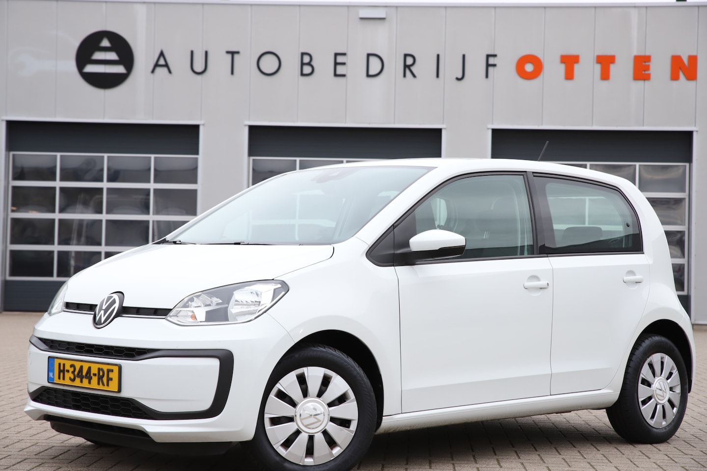 Volkswagen Up! - 1.0 BMT take up! | CRUISE | CAMERA | PDC | CLIMA | NL AUTO - AutoWereld.nl