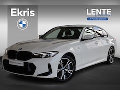BMW 3-serie - Sedan 330e | M Sportpakket | Parkeersensoren | Cruise Control | Lentevoordeel