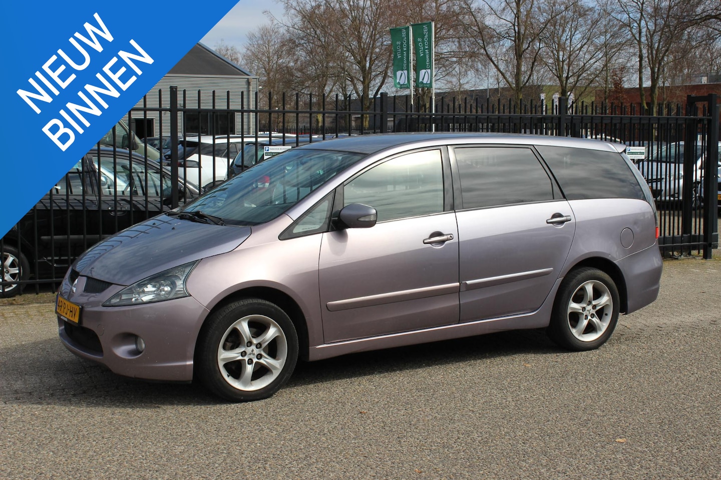 Mitsubishi Grandis - 2.4-16V Intense 7-persoons! - AutoWereld.nl