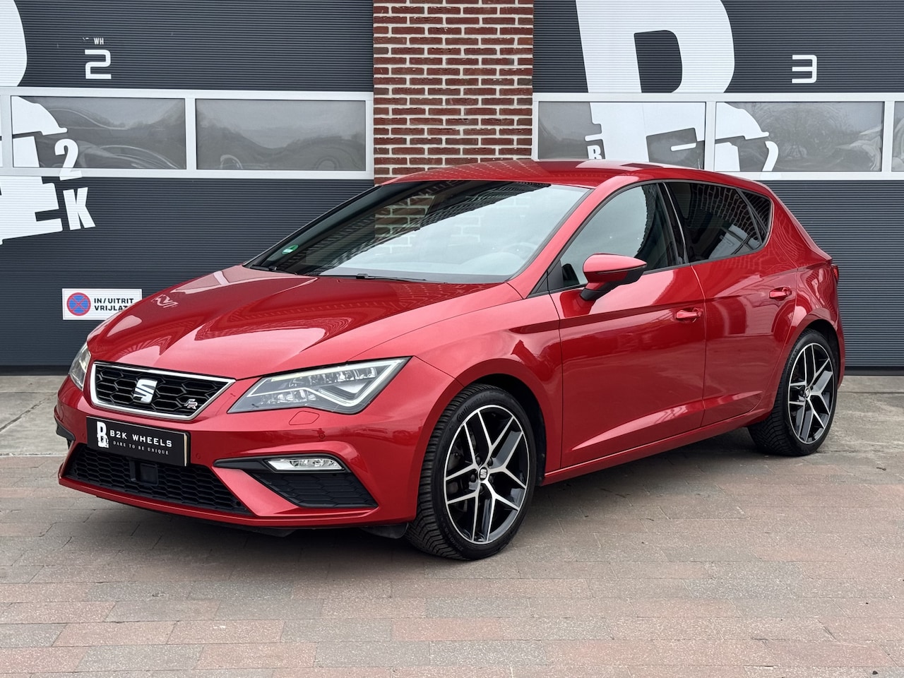 SEAT Leon ST - 1.5 TSI FR Business Intense | LED | Full link | Stoelverw | Digital dash | Leer | Camera | - AutoWereld.nl