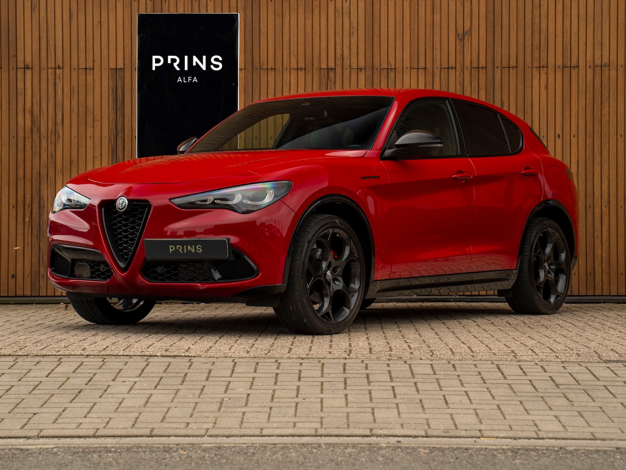 Alfa Romeo Stelvio - 2.0T GME AWD Competizione 280pk | Harman/Kardon - AutoWereld.nl