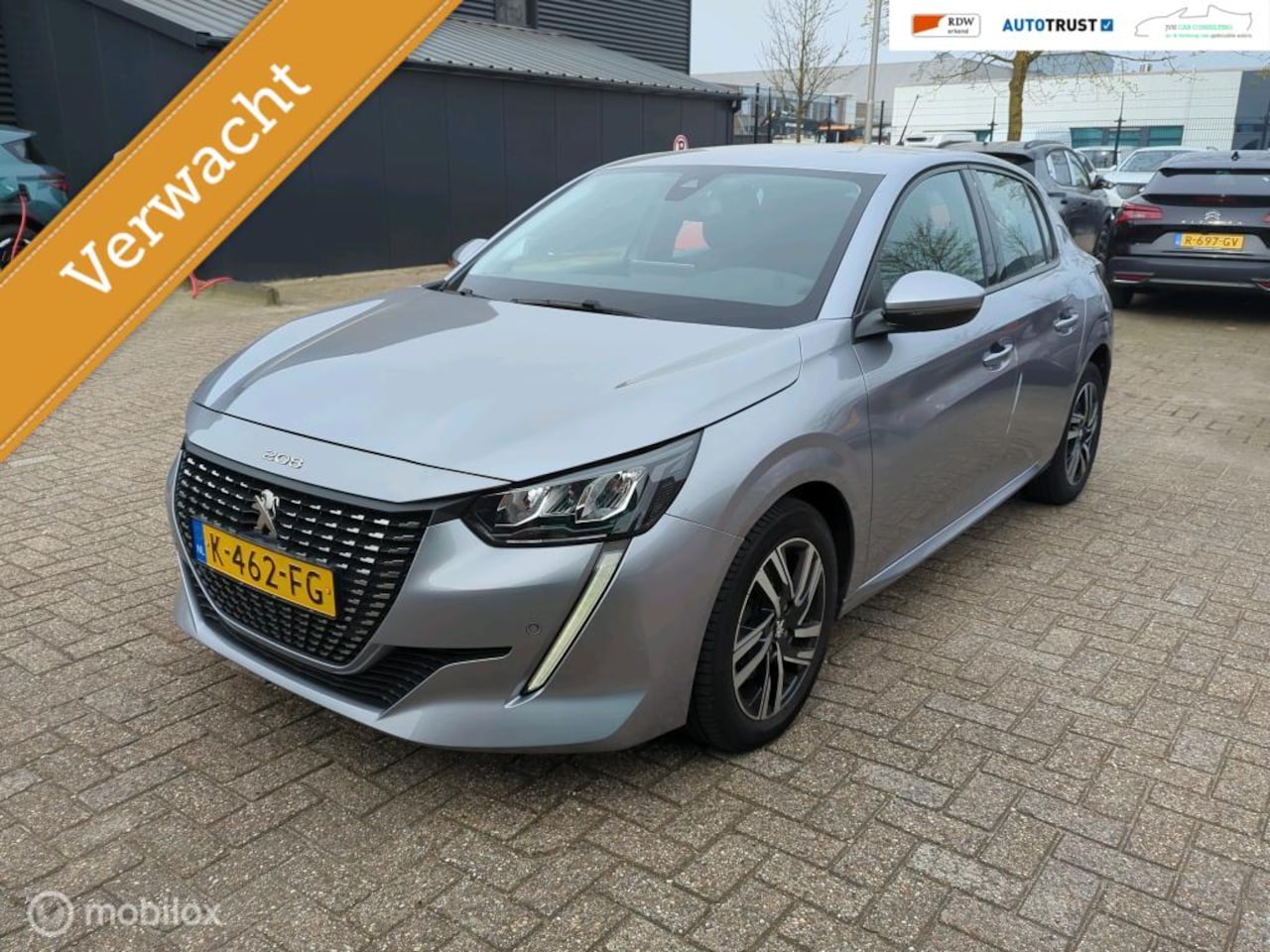 Peugeot 208 - 100pk Allure|RIJKLAAR|1EIG|CARPLAY|RIEMVV|CAMERA - AutoWereld.nl