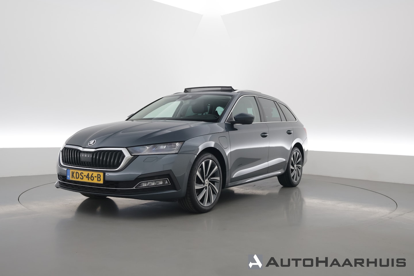 Skoda Octavia Combi - 1.4 TSI iV PHEV Business Edition Plus | SOH 91% | Pano | HUD | Stoel- Stuurverw. | Memory - AutoWereld.nl