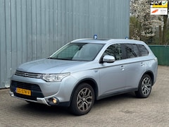 Mitsubishi Outlander - 2.0 PHEV Instyle X-Line / Pano / Camera / Trekhaak