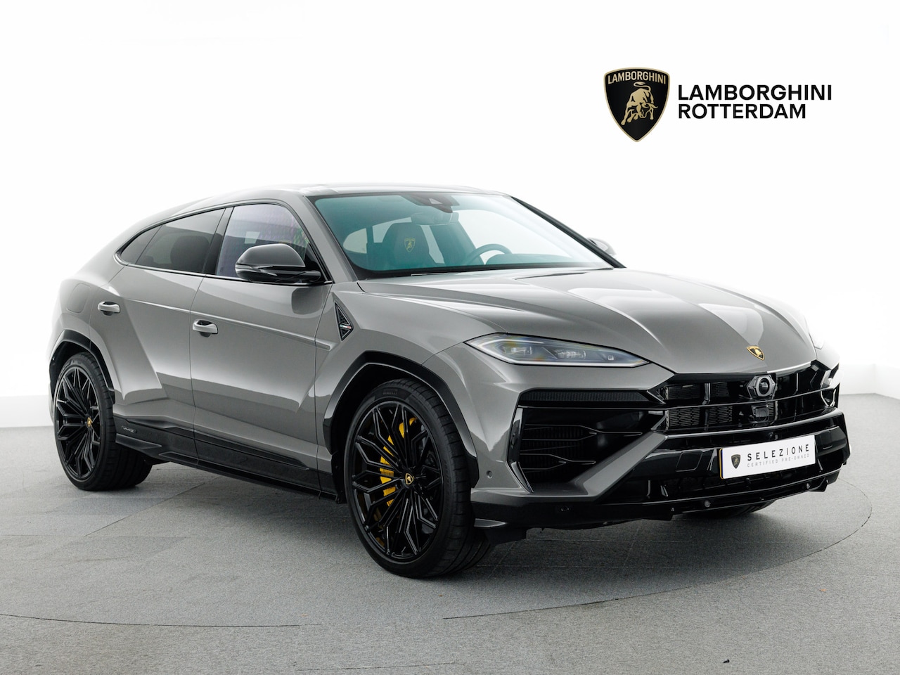 Lamborghini Urus - SE MY25 | B&O | Rear Seat Entertainment - AutoWereld.nl