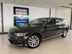 Volkswagen Passat Variant - 1.4 TSI PHEV GTE Business Trekhaak / Carplay /Stoelverwarming /Digitaal dashboard