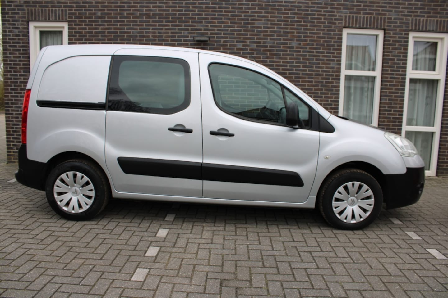 Citroën Berlingo - 1.6i 500 Club-benzine-Marge-Navi-zijschuifdr-airco - AutoWereld.nl