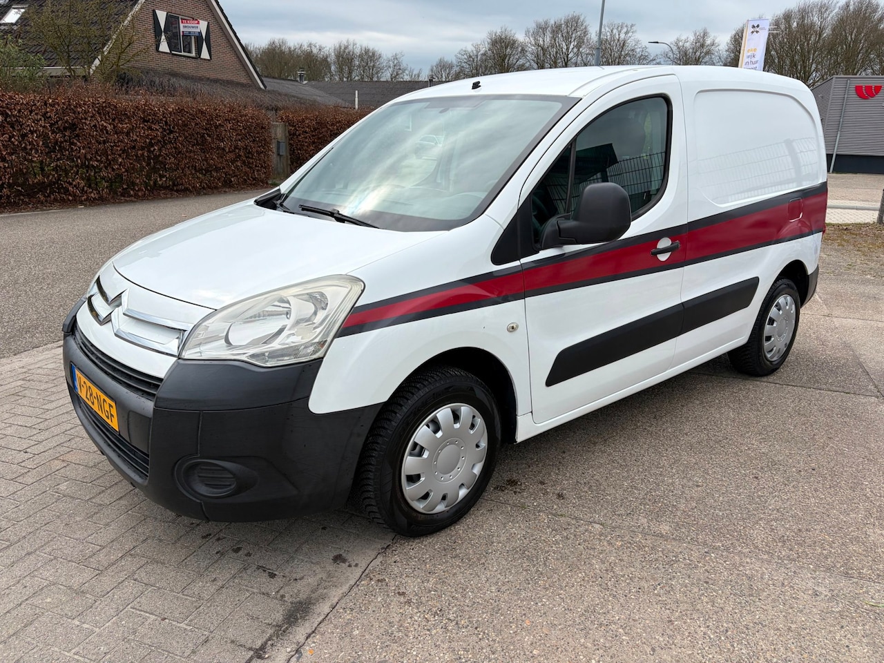 Citroën Berlingo - 1.6 Benzine lage wegenbelasting en BPM en BTW vrij - AutoWereld.nl