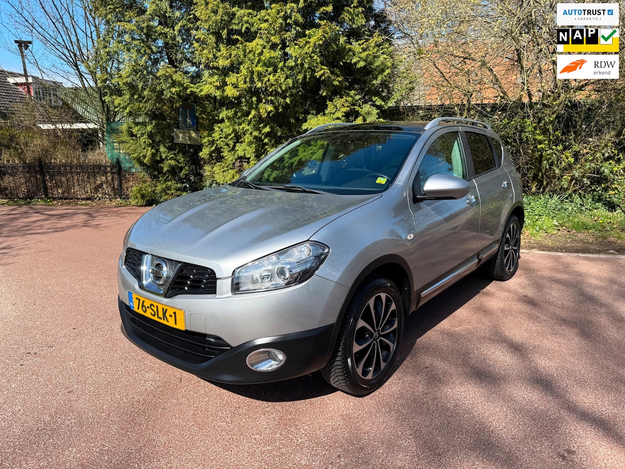 Nissan Qashqai - 1.6 Connect Edition / Navi / Pano / Camera / Nap / Apk / lm - AutoWereld.nl
