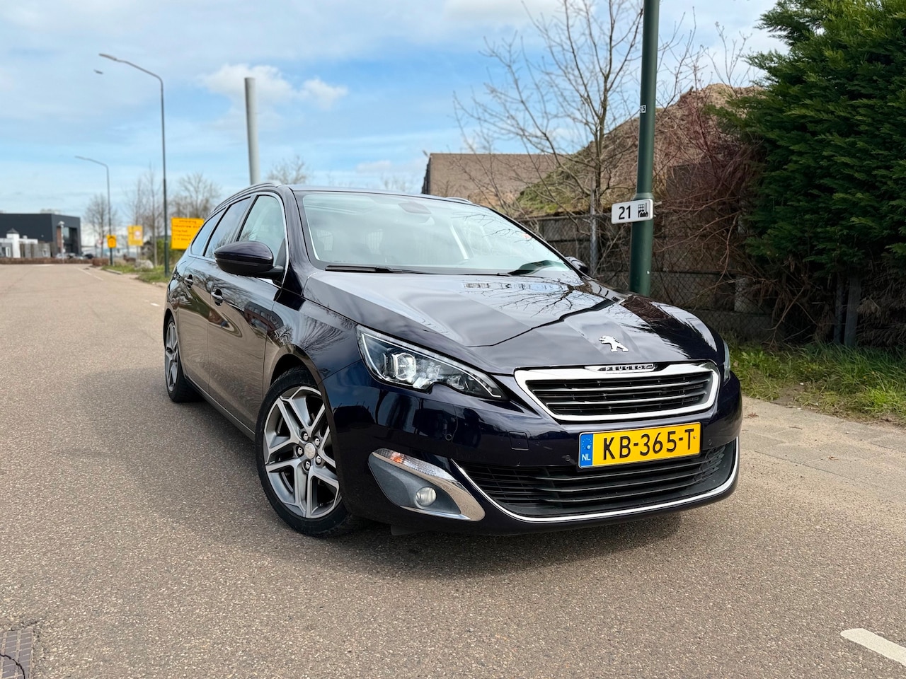 Peugeot 308 SW - 1.6 BlueHDI Premium (bj 2016) XENON-LED|PANO|CAMERA|EURO6 - AutoWereld.nl
