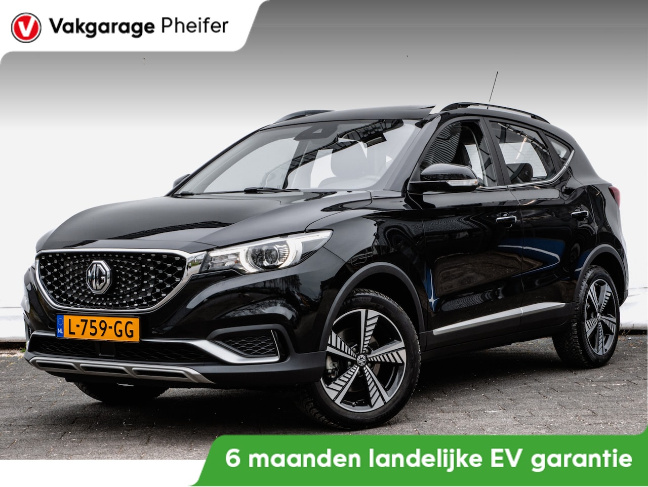 MG ZS - Luxury 45 kWh Panoramdak/ Leer/ 17" Lmv/ Stoelverwarming/ Adapt. cruise/ Camera/ Carplay - AutoWereld.nl