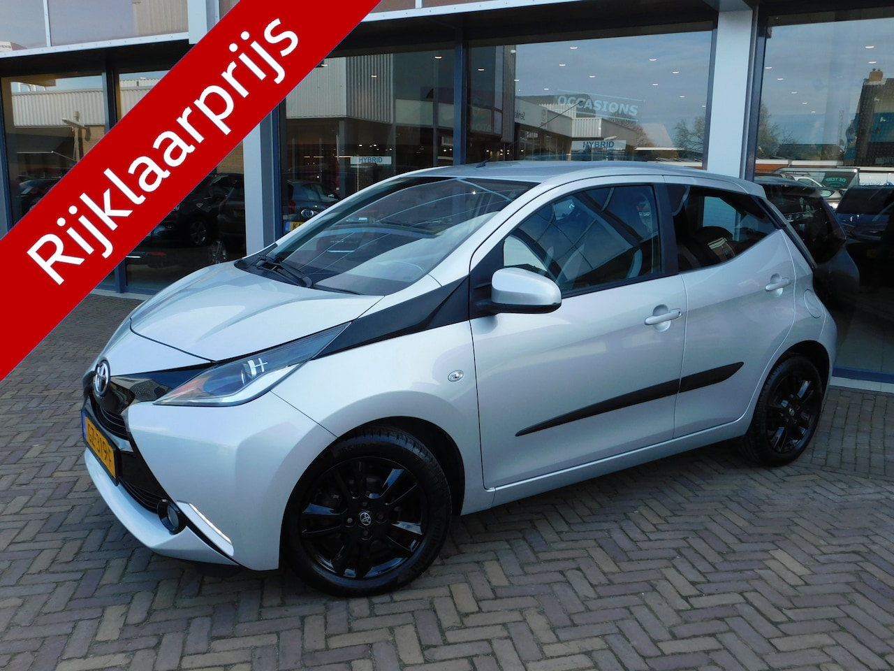 Toyota Aygo - 1.0 VVT-i x-play | LM-Velgen - AutoWereld.nl
