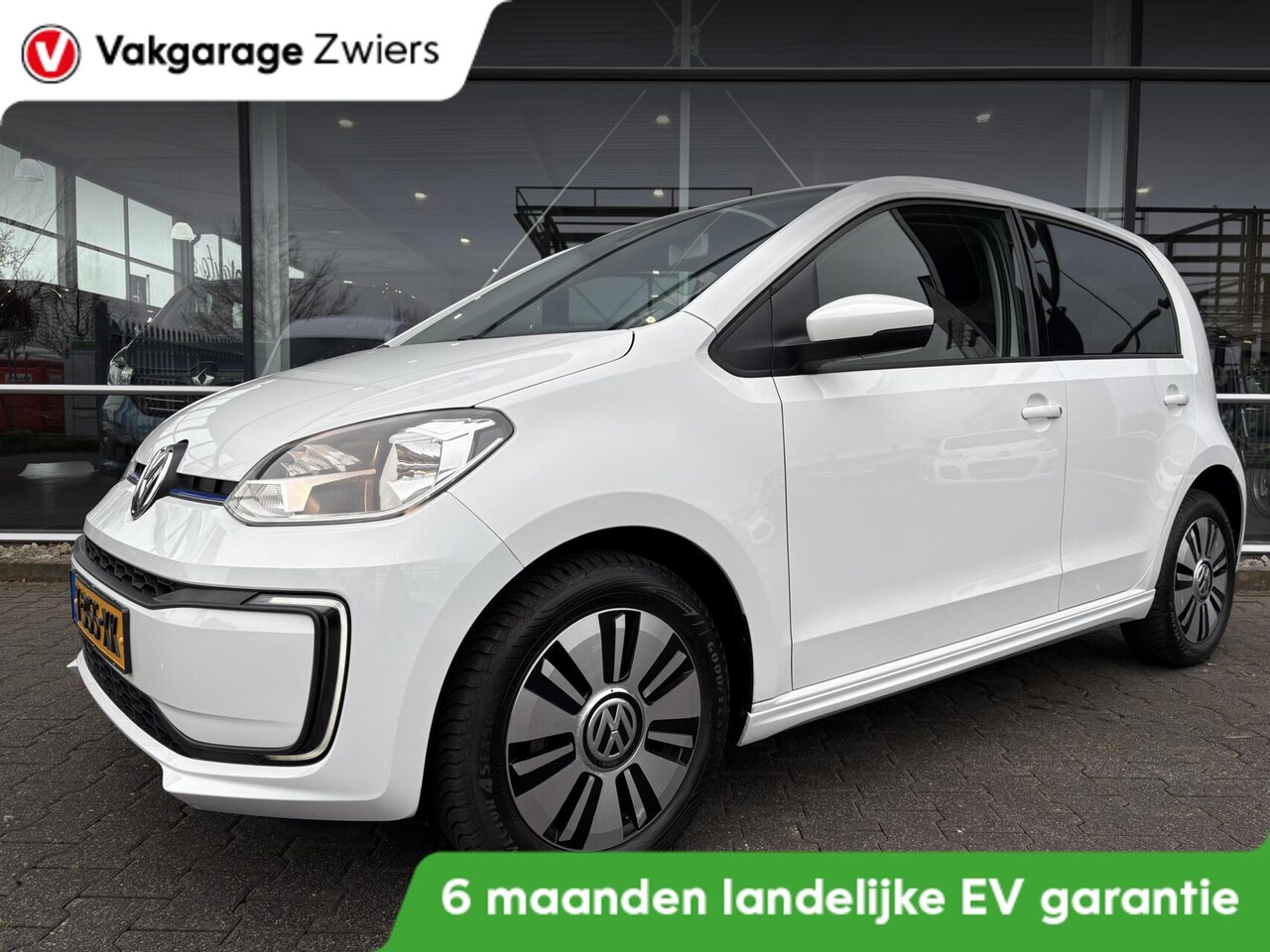 Volkswagen e-Up! - e-up! SOH 81.7%/Stoelverwarm./App connect/Voor/achterruit verwarm. - AutoWereld.nl