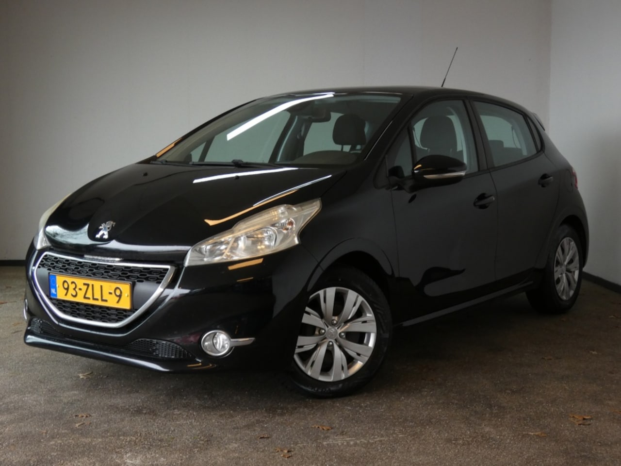 Peugeot 208 - 1.2 VTi Envy Nwe APK airco - AutoWereld.nl