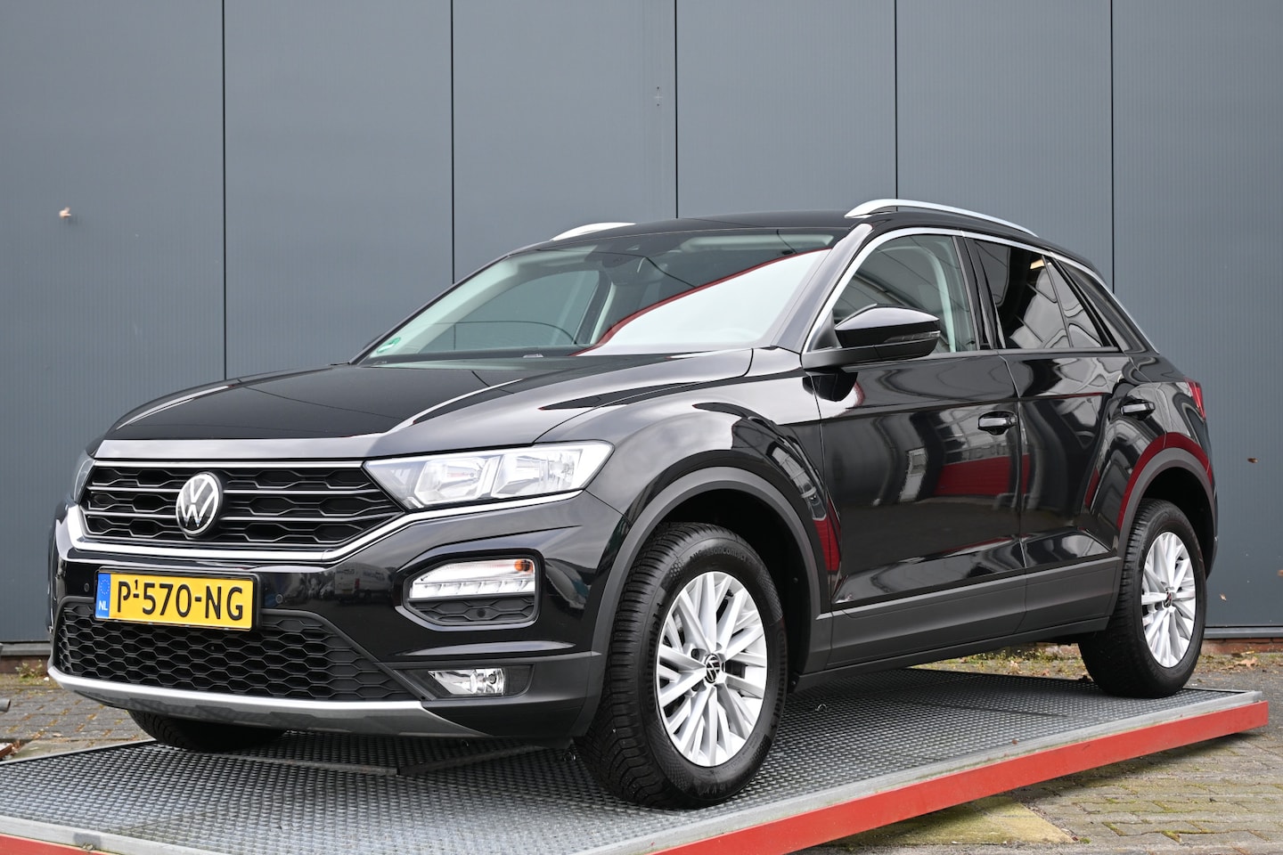 Volkswagen T-Roc - 1.0 TSI Style Business 1.0 TSI Style Business - AutoWereld.nl