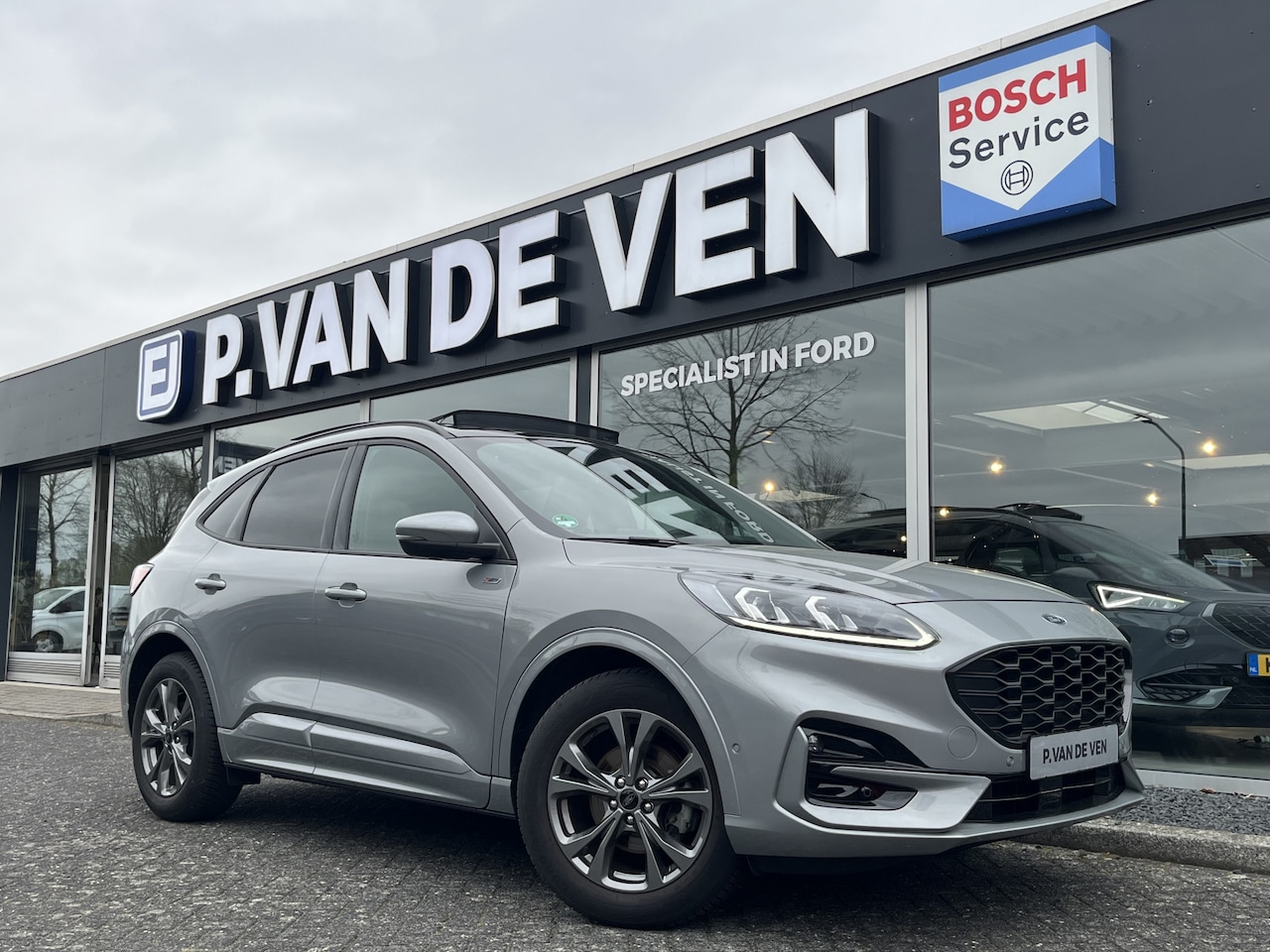 Ford Kuga - 1.5 EcoBoost ST-Line X 150pk/110kW 6-bak | Full Options | E-Trekhaak | Pano | Driver Assis - AutoWereld.nl