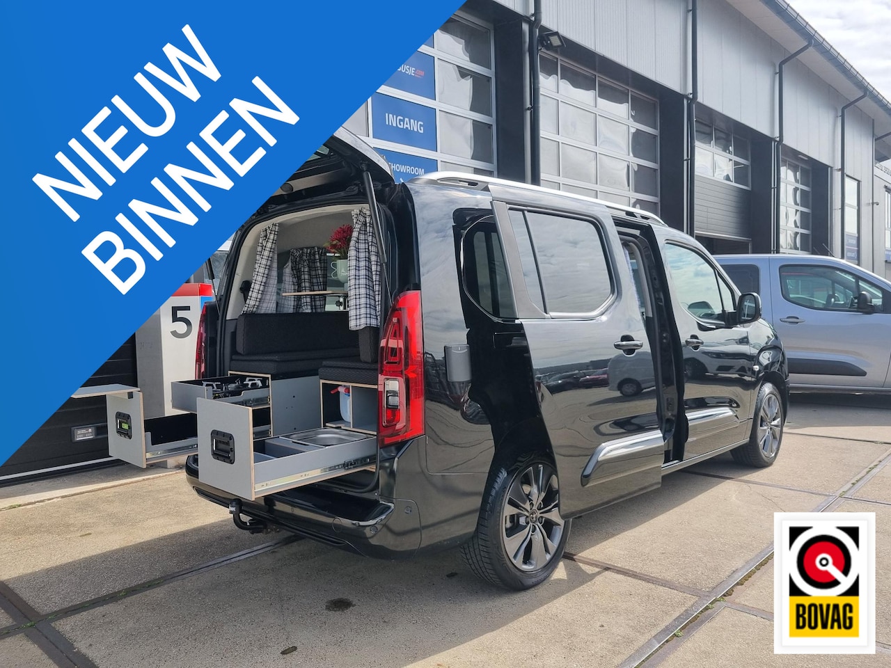 Toyota ProAce City Verso - 1.2 Turbo Dynamic Long Automaat MINICAMPER - AutoWereld.nl