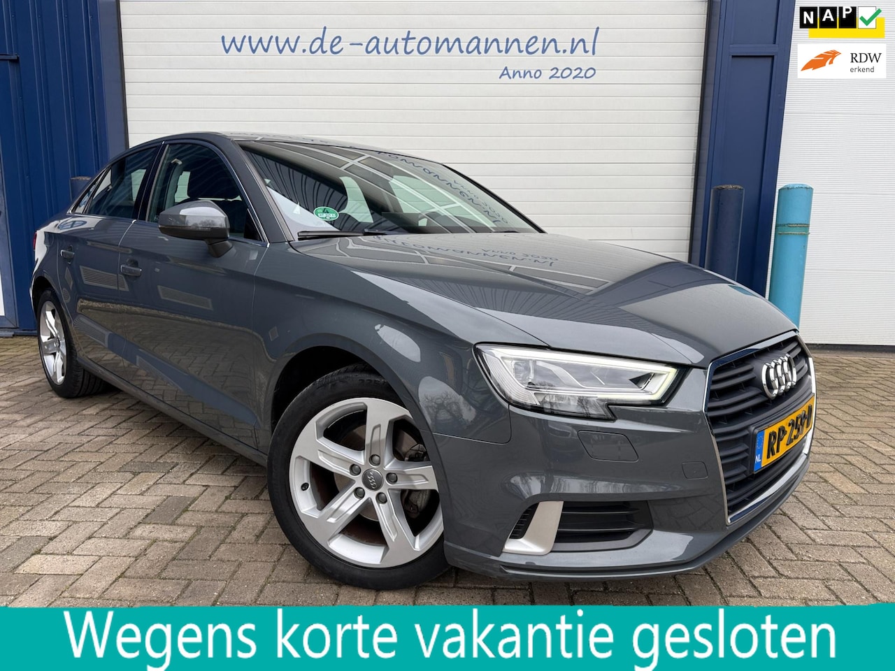 Audi A3 Limousine - 30 TFSI S-Tronic Automaat Sport Edition / ECC / CRUISE / NAVI / PDC / APK 02-2027 - AutoWereld.nl
