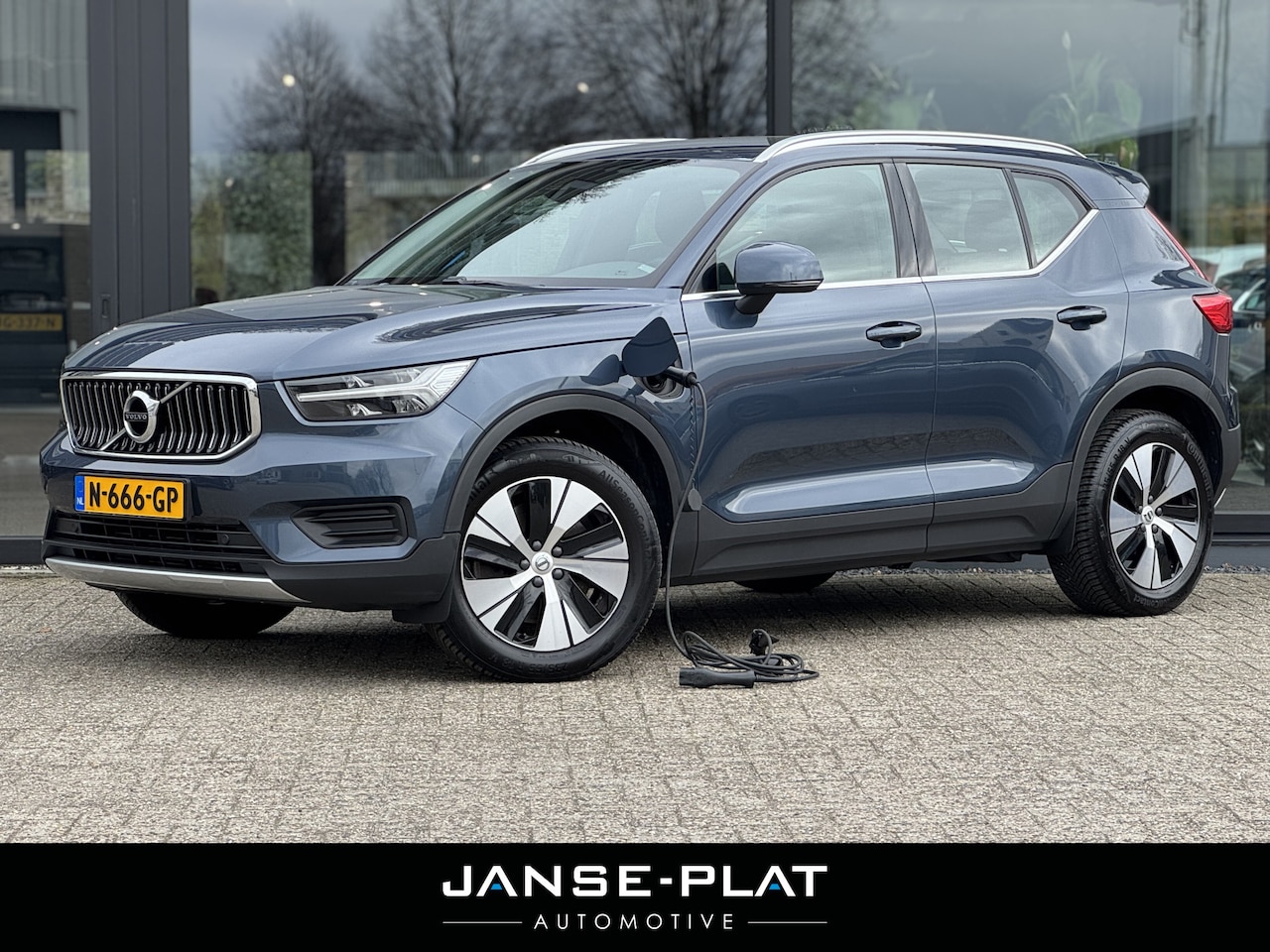 Volvo XC40 - 1.5 T4 Recharge Inscription Expression Apple Carplay/ Android Auto - AutoWereld.nl