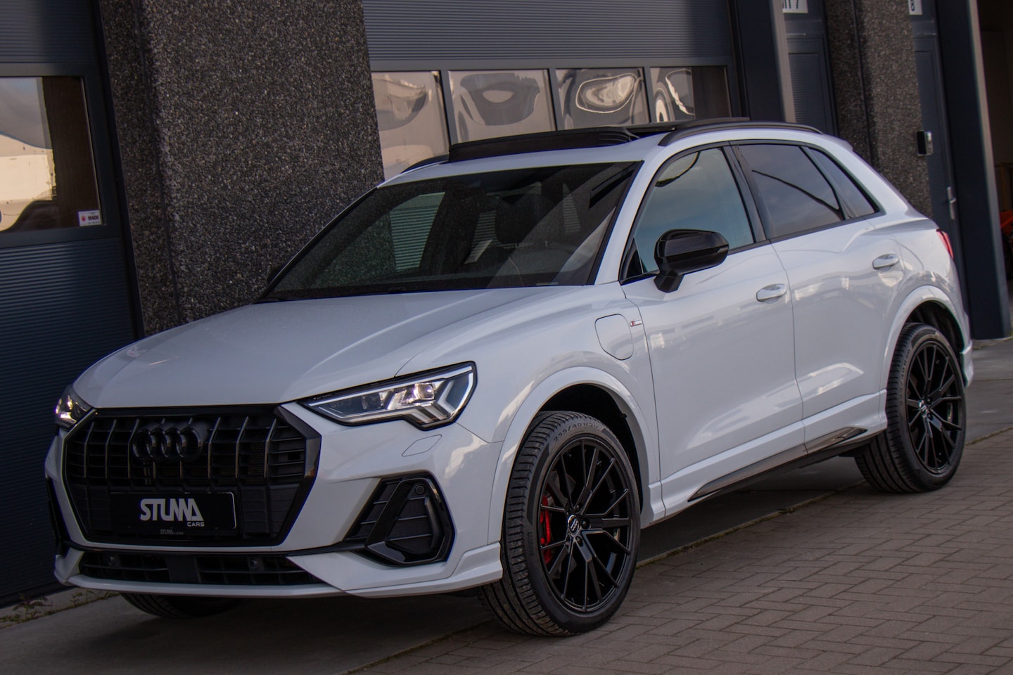Audi Q3 - 45 TFSI e S edition | S-Line | Pano | Virtual | Memory Seats | B&O Audio | Matrix LED | Sf - AutoWereld.nl