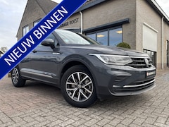 Volkswagen Tiguan - 1.5 eHybrid PHEV Automaat Life Edition Carplay / Full LED / Digi-dash